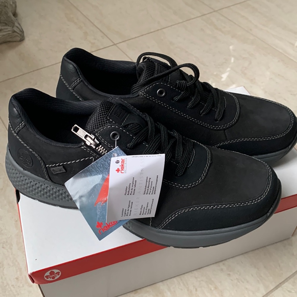 Shoes size 43